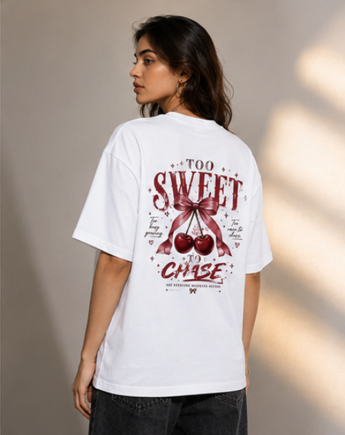SN WORLD Too Sweet to Chase oversized graphic T-shirt product image